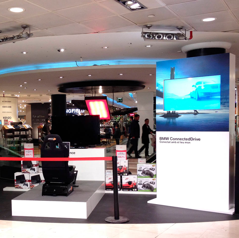 Sistema de cartelería tecnológica para evento de BMW en un centro comercial de Andorra