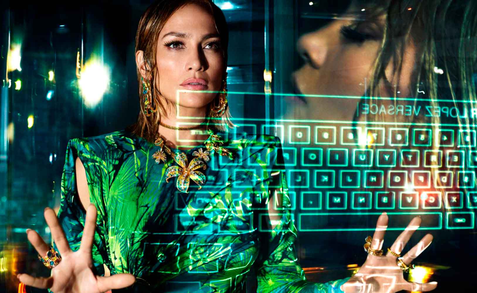 Digitalización en PDV Jennifer Lopez x Versace