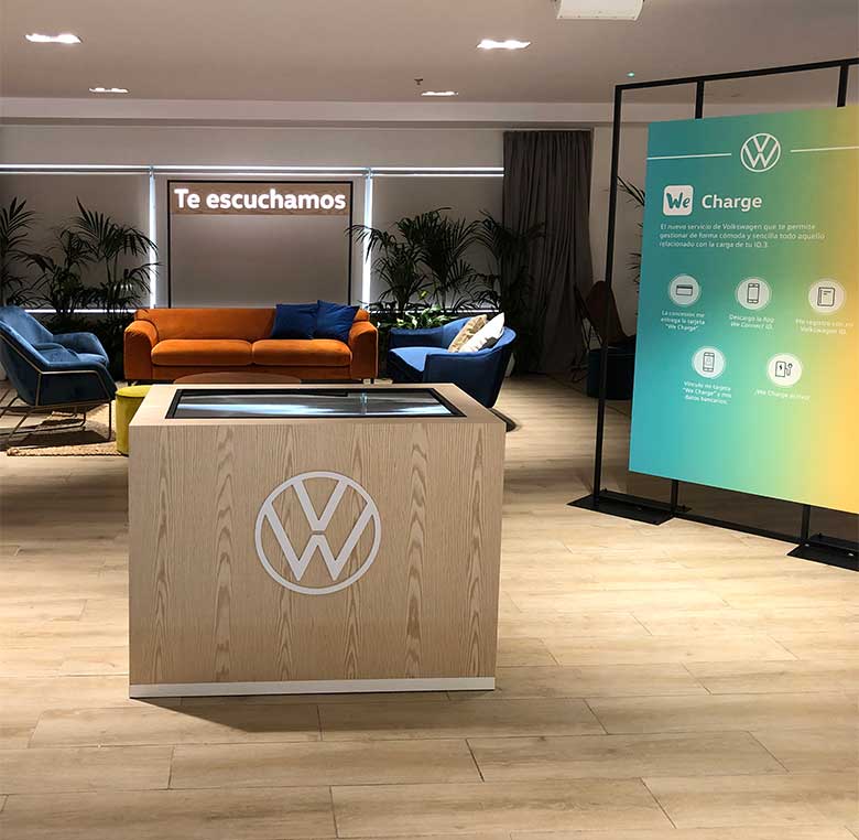 Evento Volkswagen decoración gráfica zona lounge
