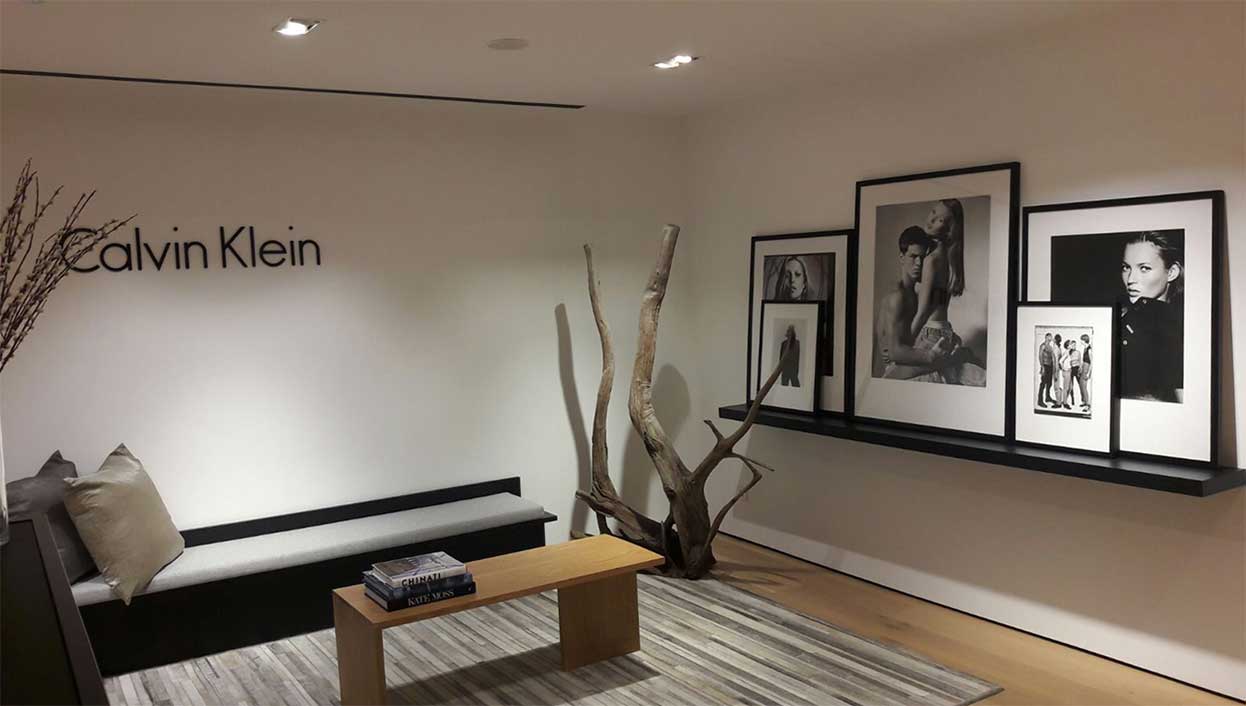 instore-clientes-calvin-klein-decoracion-oficinas-modernas-con-impresion-en-vinilo