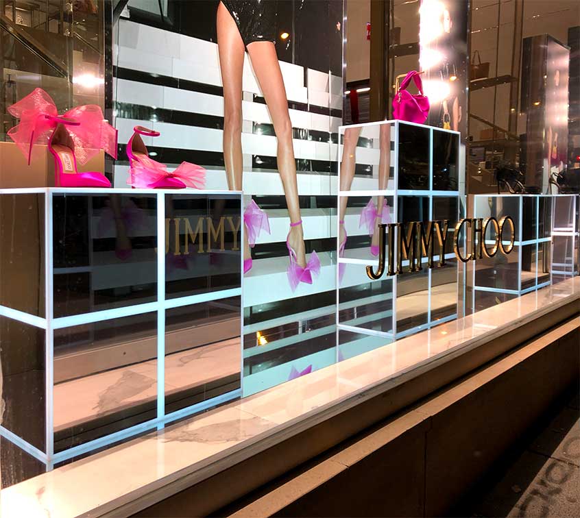 instore-clientes-jimmy-choo-expositores-producto-escaparates