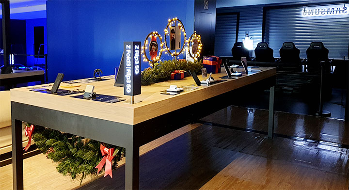 instore-clientes-samsung-decoracion-navidad-muebles-para-tienda