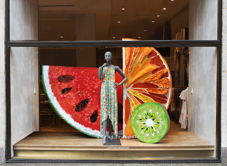 The best summer window displays: keys to impact with your storefront