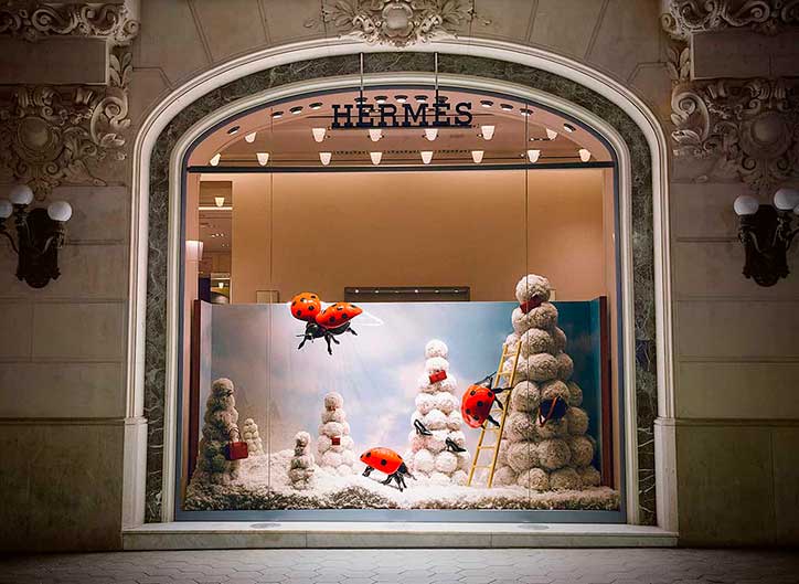 Escaparate de Navidad en boutique Hermès de Paseo de Gracia, Barcelona.