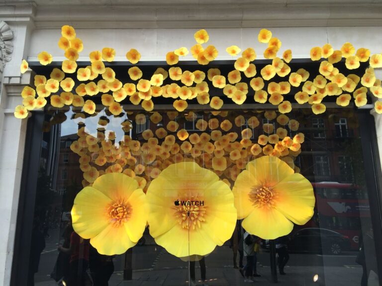 Design of shop window and facade of Apple Store, London.