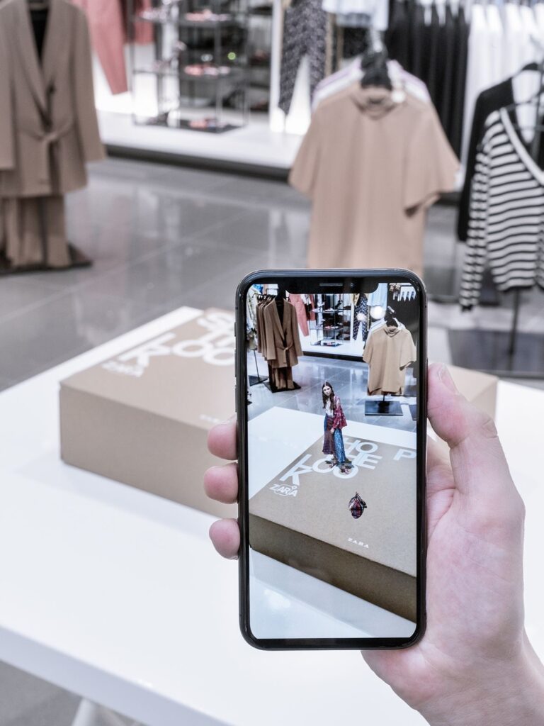 Use of AI. Photos belonging to the ZARA store in Milan, which opened its doors in 2018.