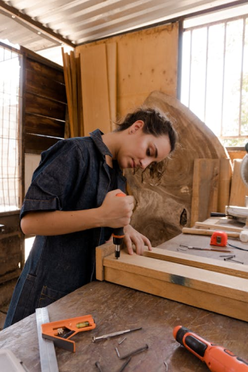 Visibilizar el trabajo de mujeres en taller de producción.