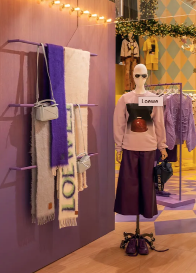 Pop up store Loewe, Christmas Campaign 2022/23.