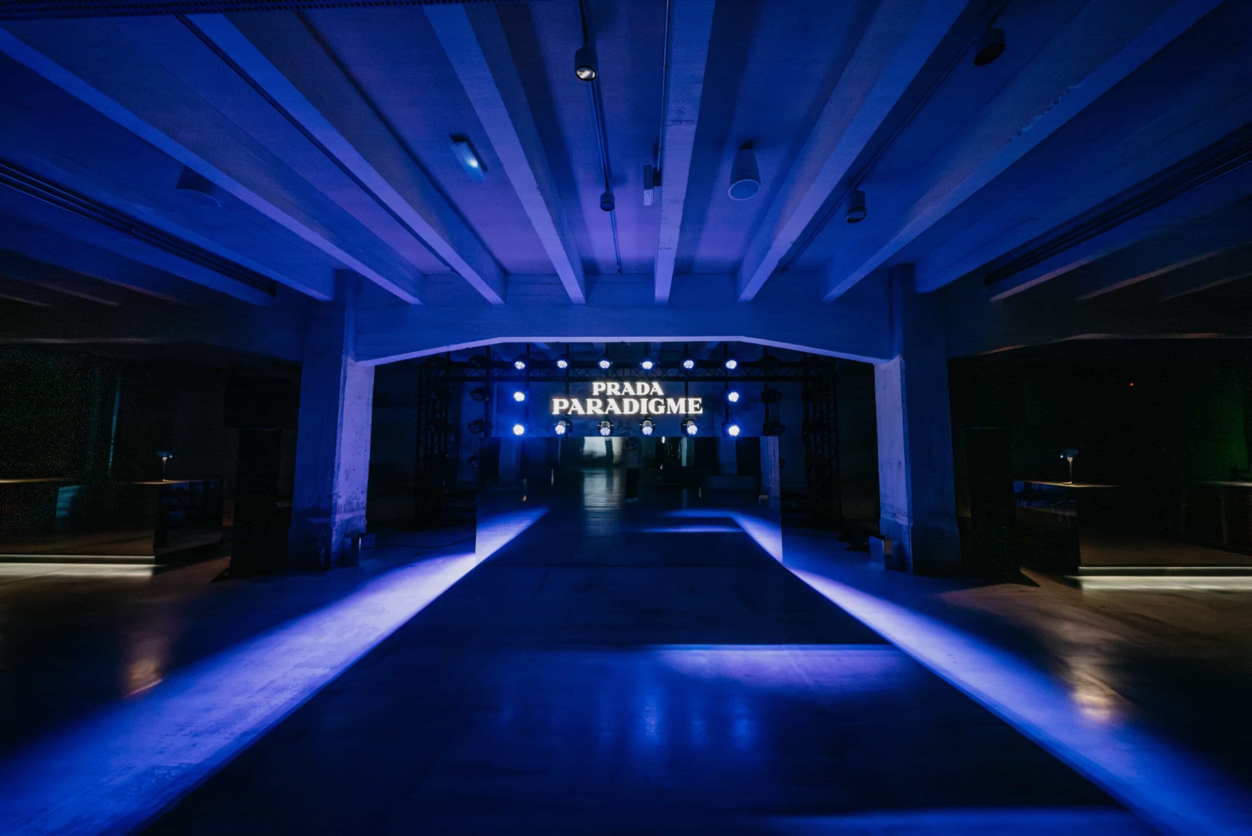 Evento efímero en espacio artístico de PRADA